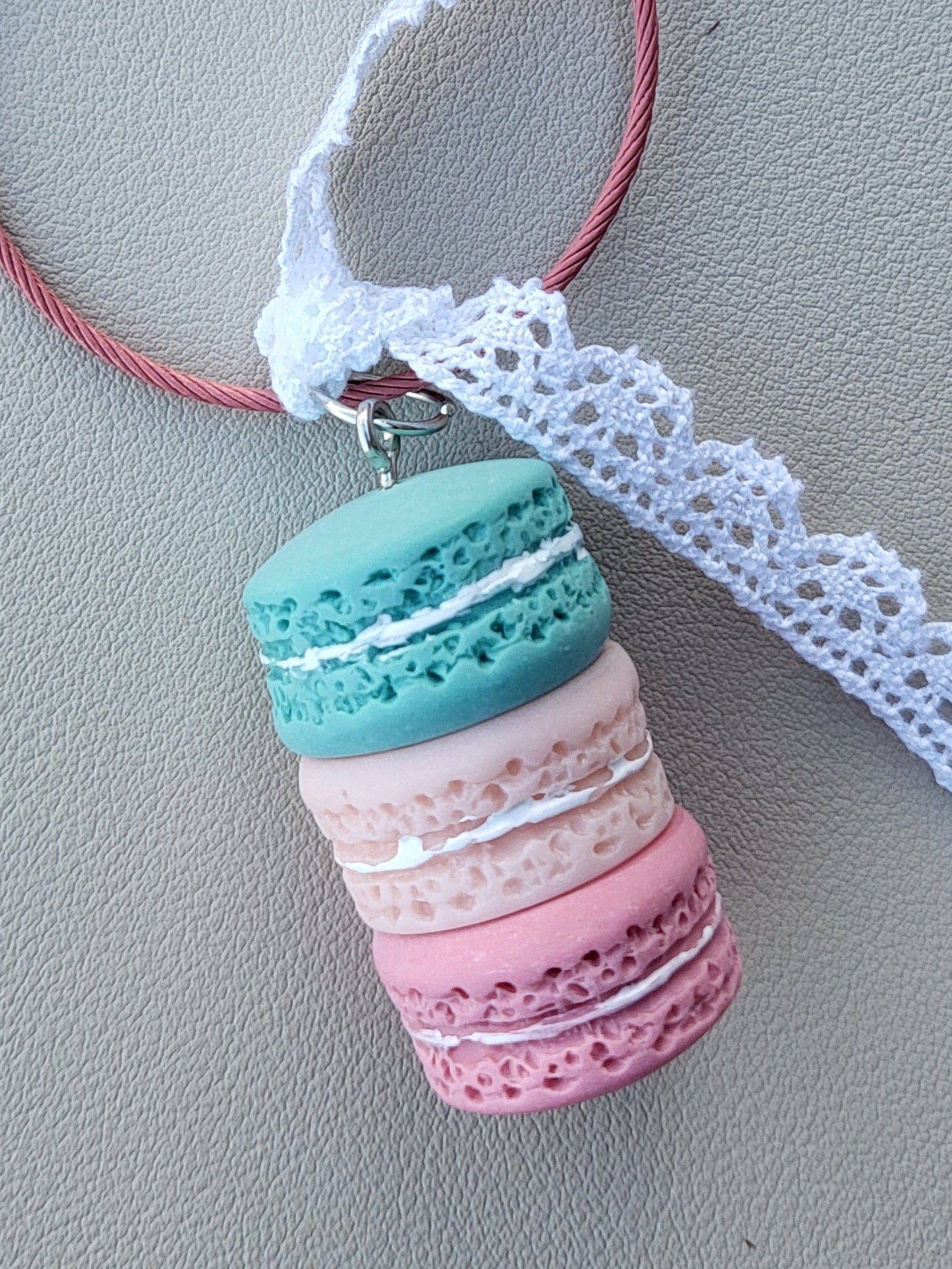 Embroidery nametag + Macaron charm