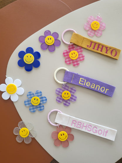 Embroidery nametag + Smily flower