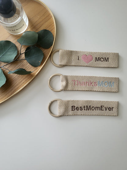 Love mom keychain (add $3 for personalize name on it)