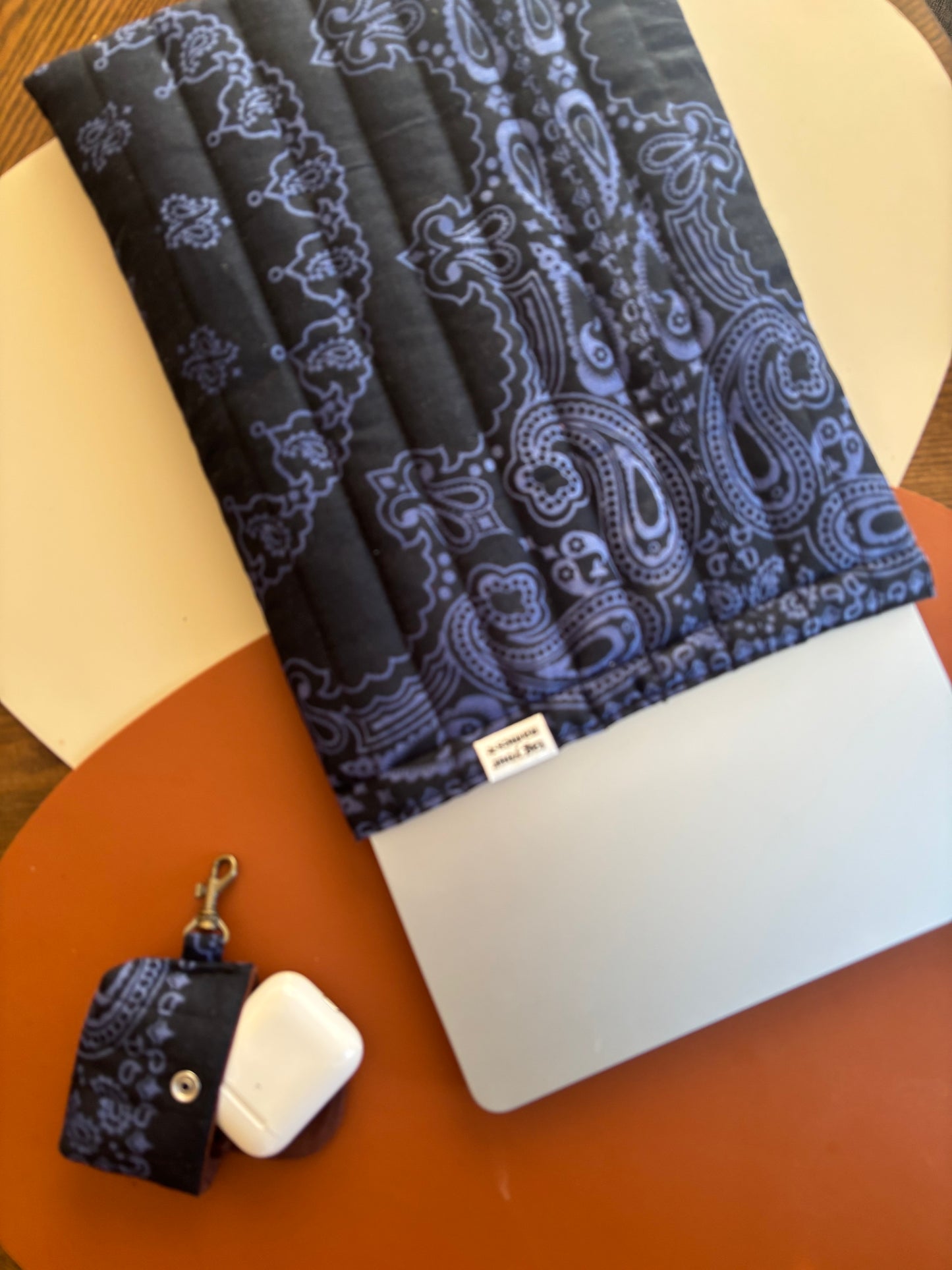 Bandana Slide-In Quilted Laptop Case